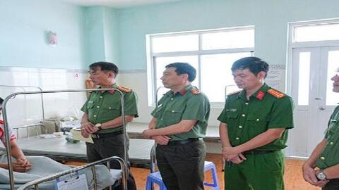 Lâm Đồng: Tạm giữ đối tượng xông vào trụ sở chém một cán bộ công an