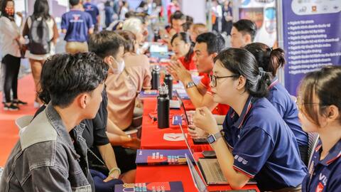 Điểm chuẩn năm 2023 ngành 'hot" chỉ khoảng 17-18