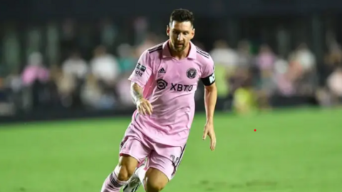 Giá vé xem Messi thi đấu tăng gấp 10 lần