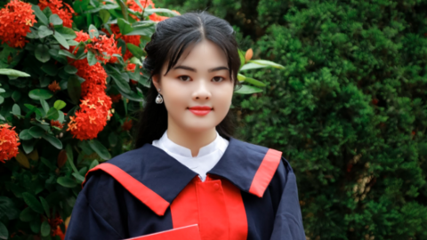 Thủ khoa toàn quốc khối D01 'chốt' trường đại học nào?