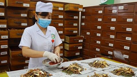 Hơn 100 thuốc, vị thuốc y học cổ truyền, được gia hạn, cấp mới giấy lưu hành