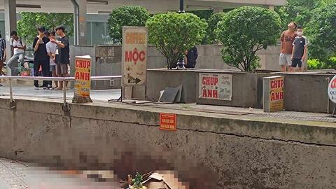 Cảnh sát đang tìm người nhà của nạn nhân rơi từ tầng cao xuống đất tử vong