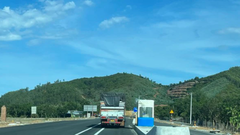 Lùi thời gian thu phí cao tốc đoạn Nha Trang - Cam Lâm