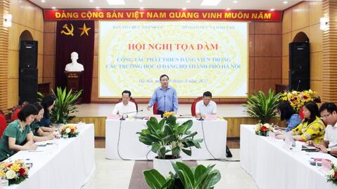 Xây dựng lực lượng kế cận giàu tri thức và khát vọng cho Đảng