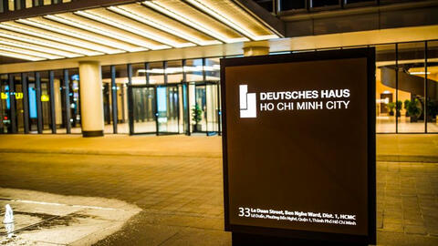 Apple làm ăn ra sao sau 8 năm có mặt tại Việt Nam?