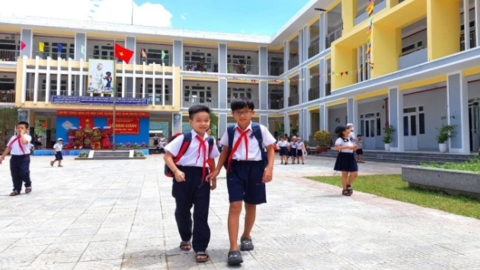 54 học sinh Đà Nẵng không được cho đi học: Nhiều em vào lớp, cha mẹ đến bắt về