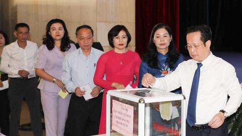 Ngành Giáo dục Hà Nội bỏ văn nghệ hội nghị, quyên góp cho nạn nhân vụ cháy Khương Hạ