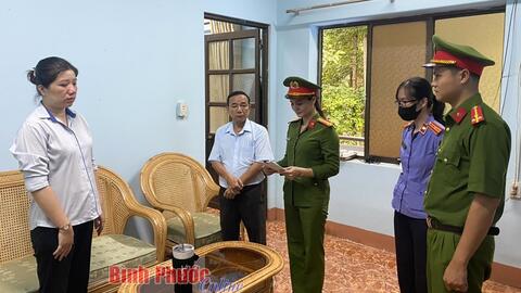 Bắt tạm giam Kế toán Chi nhánh Văn phòng Đăng ký đất đai huyện Lộc Ninh