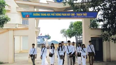 Tạm đình chỉ công tác với thầy giáo xưng hô "mày - tao" với học sinh