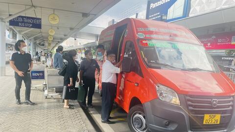 Kiến nghị miễn phí ra vào sân bay Tân Sơn Nhất cho xe buýt