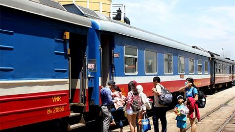 Gần 37 nghìn vé tàu Tết 2024 được đặt mua sau 7 tiếng mở bán