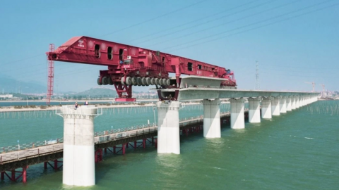 Trung Quốc làm thế nào để xây cầu đường sắt cao tốc xuyên biển 15km chỉ trong hơn 2 năm?