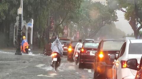 Từ Quảng Trị đến Bình Định mưa rất to, đe doạ ngập lụt