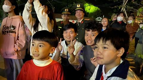 Người dân hân hoan với "câu chuyện" kể về đình Chèm bằng âm nhạc