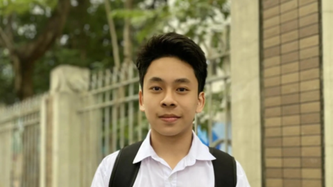 Ôn thi gấp rút, nam sinh Hà Nội vẫn thi đỗ trường THPT Chuyên Ngoại ngữ, một trong những trường đỉnh nhất Thủ đô