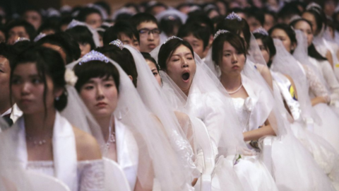 Trung Quốc hối thúc những người sinh năm 2000 nhanh chóng kết hôn