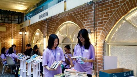 Dự án cộng đồng quyên góp sách ủng hộ học sinh ngoại thành
