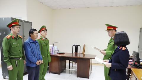 Hà Tĩnh: Khởi tố cựu cán bộ xã lạm quyền