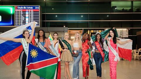 Loạt thí sinh Miss Earth 2023 diện áo dài khi đến Việt Nam