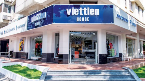 Trong lúc nhiều DN dệt may giảm hàng nghìn nhân sự, May Việt Tiến muốn tuyển hơn 1.000 công nhân tại Tp.HCM, lương từ 10-30 triệu đồng/tháng