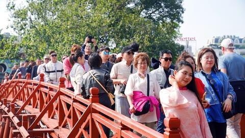 Khách quốc tế đến Hà Nội chơi Tết tăng gần gấp đôi
