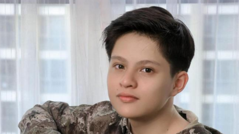 Con trai Thanh Thúy - Đức Thịnh gây sốt vì đẹp trai như tài tử, nhìn cách cậu bé được bố mẹ dạy dỗ hàng ngày càng mê hơn