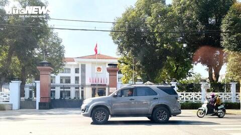 Ông Trần Hoàng Tuấn điều hành UBND tỉnh Quảng Ngãi