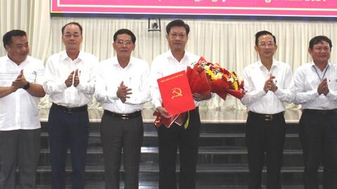 Hậu Giang điều động nhiều cán bộ lãnh đạo