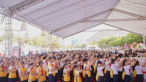 Choáng ngợp: 5 triệu học sinh, 10 ngàn trường THCS kiến tạo kỷ lục đồng diễn sân trường Việt Nam