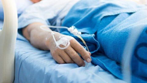 Đau bụng đến gặp bác sĩ, người đàn ông sốc vì thận phải gần như bị "ăn mất"