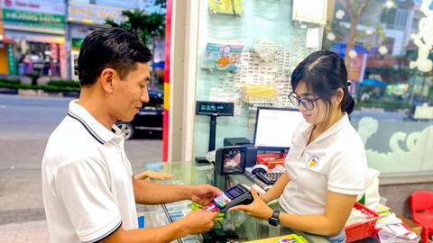 Kon Tum: Bức tranh tài chính số thay đổi hoàn toàn sau 2 năm triển khai thanh toán không tiền mặt