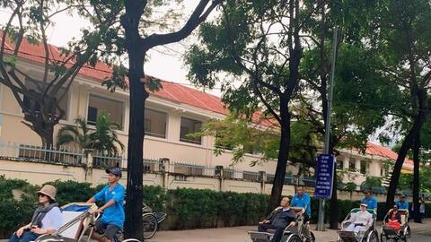 Khi người chạy xích lô là hướng dẫn viên du lịch ở Nha Trang