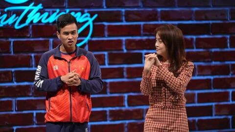 Runner khiếm thị chinh phục đường đua marathon 42km