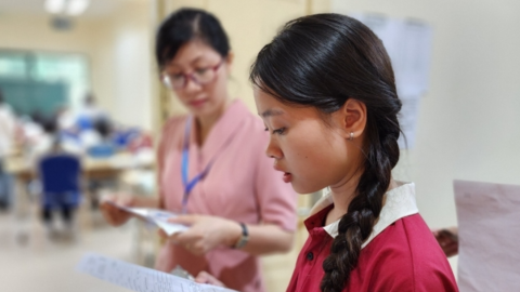 Đề thi Toán, Sinh học vào lớp 10 THPT chuyên Khoa học Tự nhiên Hà Nội