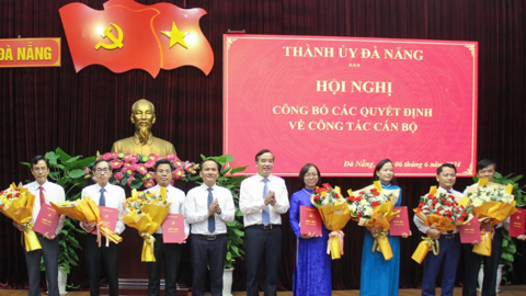 Bổ nhiệm nữ Giám đốc Sở, tân Chánh Văn phòng Thành ủy, Phó Chánh Văn phòng UBND thành phố