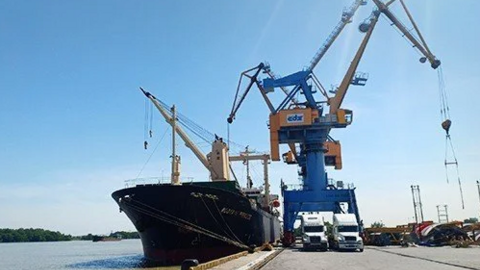 Cảng Đoạn Xá chốt ngày trả cổ tức và cổ phiếu thưởng tổng tỷ lệ 15%, đặt kỳ vọng vào mảng nhựa đường
