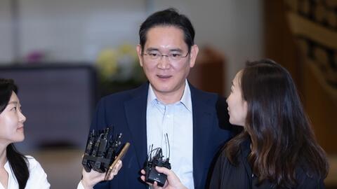 Chủ tịch Samsung tới thăm nhà CEO Mark Zuckerberg, bàn chuyện hợp tác làm ăn