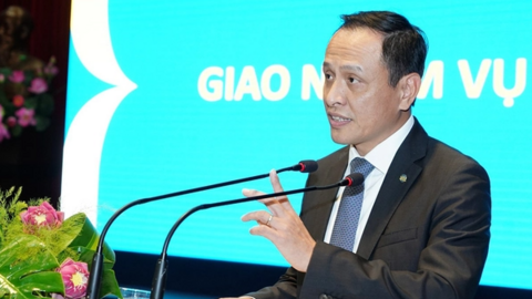 Vietnam Airlines tính mua tàu bay Trung Quốc để bù đắp đội bay thiếu hụt nghiêm trọng do bảo dưỡng động cơ lẫn khó mua từ cả Airbus và Boeing