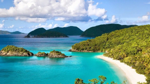 Việt Nam có 1 hòn đảo có biển xanh trong nhìn thấy tận đáy, đẹp không kém Maldives, giữ trọn nét hoang sơ mà chưa nhiều người biết