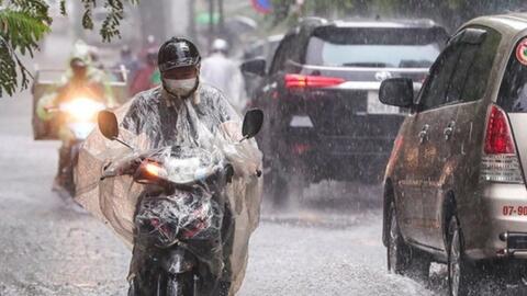 Miền Bắc ngày nắng nóng, chiều tối đón mưa dông