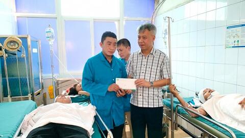 Ban ATGT tỉnh Hải Dương thăm và động viên các nạn nhân