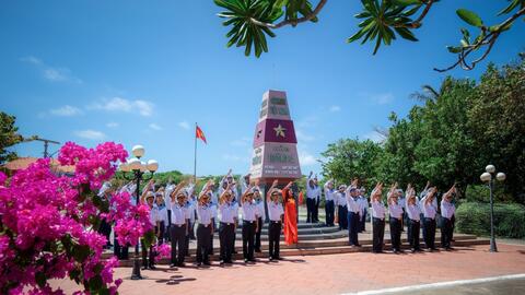 NSƯT Khánh Hòa làm phim ca nhạc "bom tấn" sau 8 lần đến Trường Sa