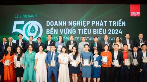 PNJ hai lần lập “hat-trick” ESG tại giải thưởng phát triển bền vững