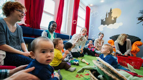 Quốc gia EU đề xuất trả tiền cho công dân rời khỏi đất nước