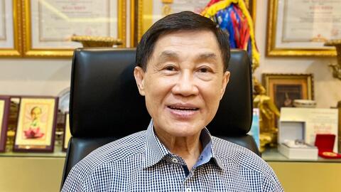 Tỷ phú Johnathan Hạnh Nguyễn công bố tổng số tiền từ thiện không có trong sao kê của MTTQ: “Chính tôi đếm nên yên tâm là không thiếu 1 tờ nào hết”