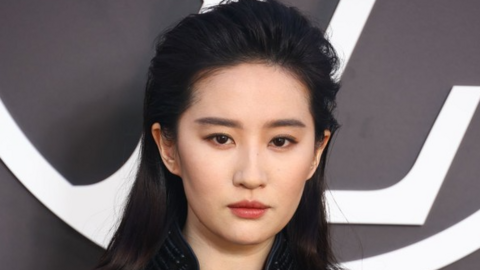 Lưu Diệc Phi rơi vào tình huống xấu hổ