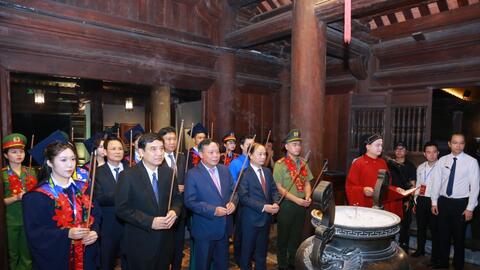 Vinh danh Thủ khoa xuất sắc tốt nghiệp trên địa bàn TP Hà Nội