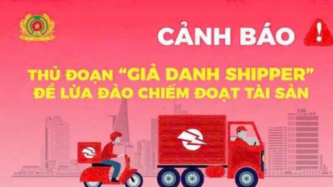 Một phụ nữ bị 'hack' 2 tài khoản ngân hàng vì tin lời kẻ giả danh shipper