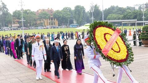 Đoàn đại biểu Đại hội MTTQ Việt Nam viếng Chủ tịch Hồ Chí Minh