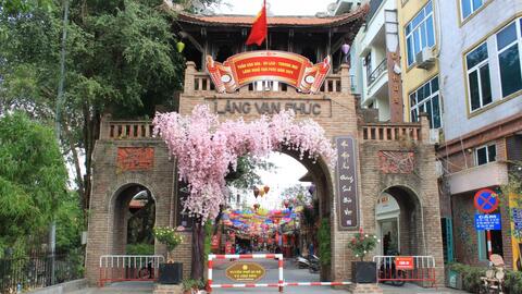 Dịp cuối năm, hàng ngàn du khách đến làng nghề “người đẹp vì lụa”